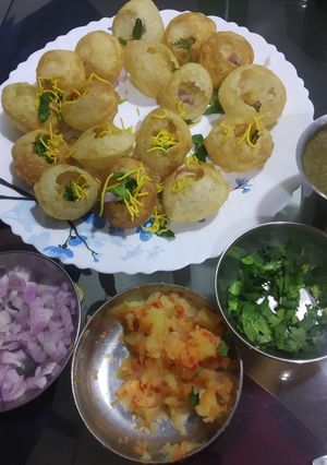 પાણીપુરી (Panipuri Recipe In Gujarati) રેસીપી મુખ્ય ફોટો