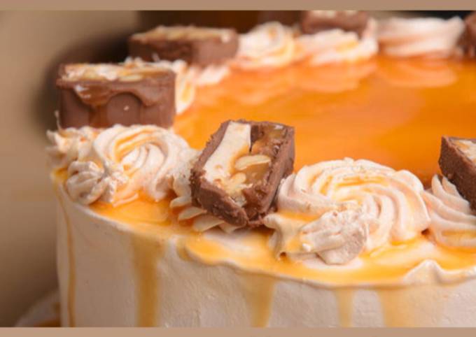 Recipe of Homemade Caramel Snickers Cake