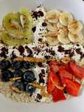 Porridge con frutta, yogurt e cioccolato 🫐🍓🍌🥝🍫🥜