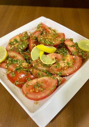 صورة لوصفة طماطم مخللة بمكون سحري 🍅🍅