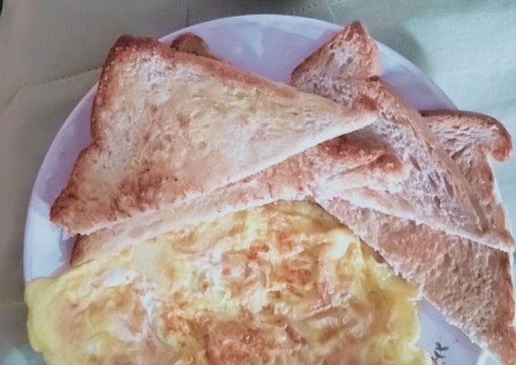Recipe of Tasty Eggy omelette with Banana Bread