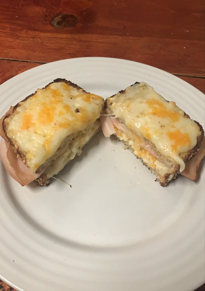 Una foto de Sándwich Croque Monsieur