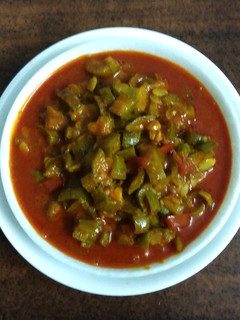 તુરીયા ટામેટાં નું શાક (Turiya Tameta Shak Recipe In Gujarati) રેસીપી મુખ્ય ફોટો