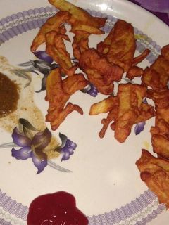 आलू प्याज के पकोड़े (Aloo pyaaj ke pakode recipe in hindi) रेसिपी मुख्य फोटो
