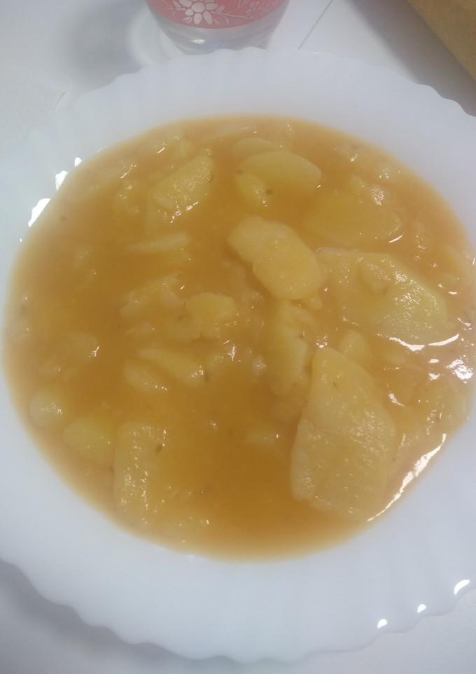 Una foto de Patatas con caldillo