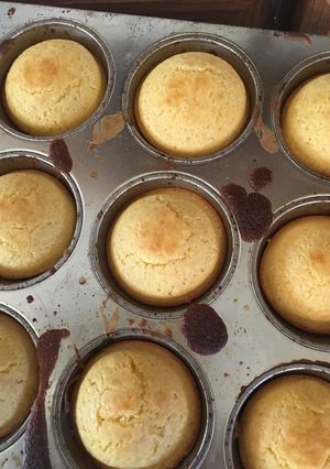 A picture of Cornmeal muffins.