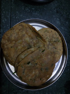 A picture of Aloo puri.