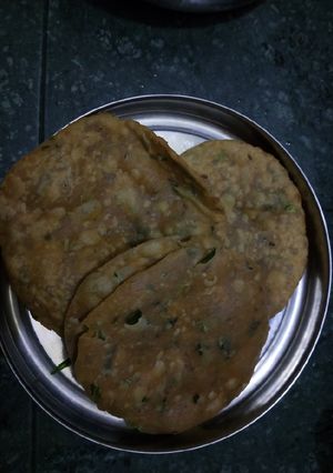 A picture of Aloo puri.