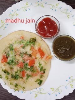 सूजी के उत्तपम (sooji ke uttapam recipe in Hindi) रेसिपी मुख्य फोटो