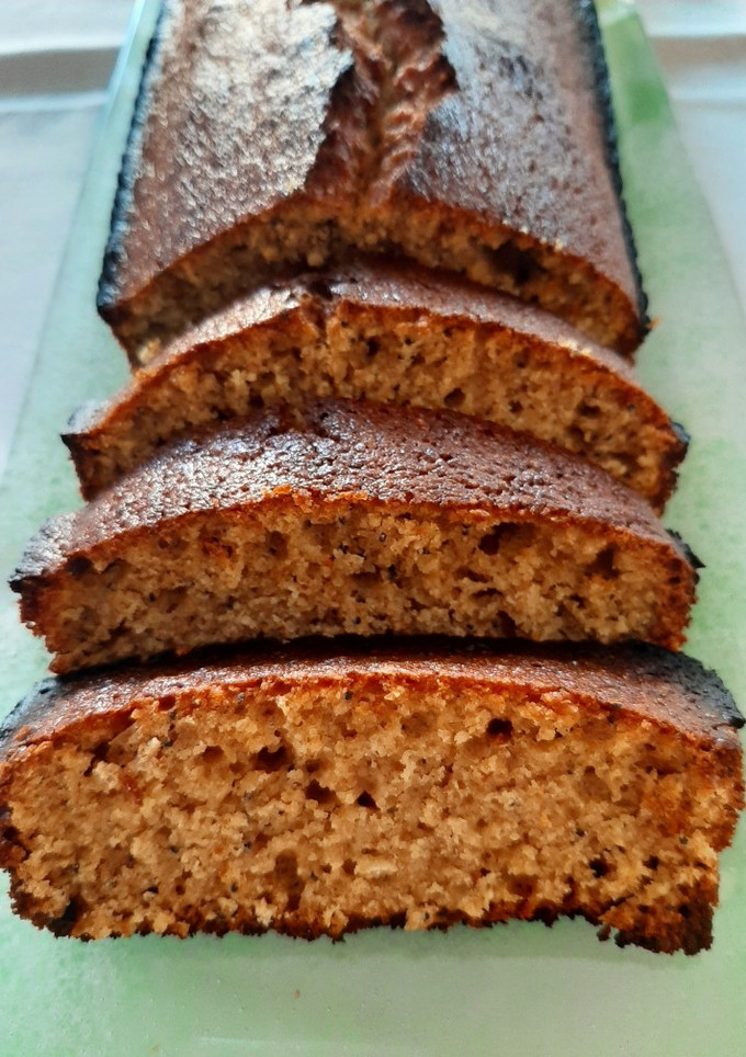 Una foto de Budín integral de yogurt de vainilla y amapolas
