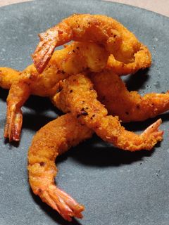 फ्राईड प्रॉन्स स्टार्टर.. (fried prawns starter recipe in marathi) रेसिपी चे मुख्य फोटो 