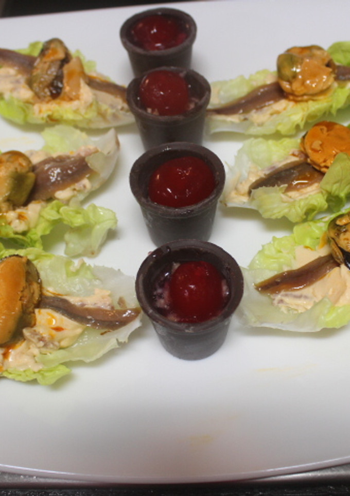 Una foto de Ensalada de latas y queso