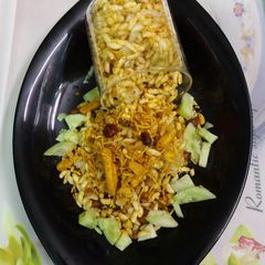 A picture of Jhaal muri  (kolkata style street food with spicy puffed rice  ).