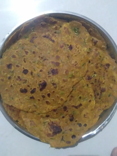 દૂધી ના થેપલા (Dudhi Thepla Recipe In Gujarati) રેસીપી મુખ્ય ફોટો