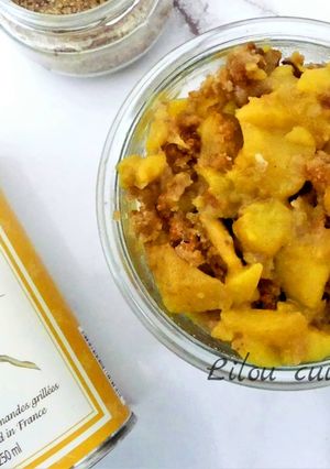 Une photo de Crumble mangue amande
