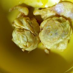 A picture of Batata Vada.