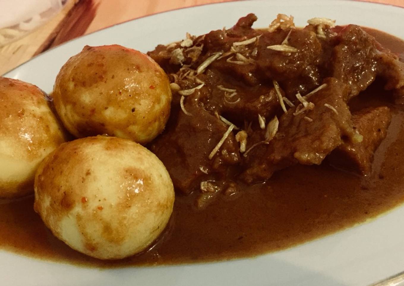 Rendang sapi telur