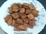 खुसखुशीत बाजरीच्या कापण्या.(Bajrichya Kapnya Recipe In Marathi)