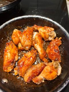 Hình của món Cánh gà sốt teriyaki.