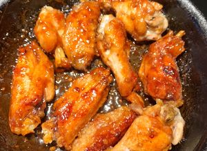 Hình của món Cánh gà sốt teriyaki.