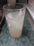 Agua de tuna con limón