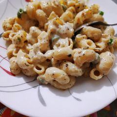 A picture of White Sauce Pasta.