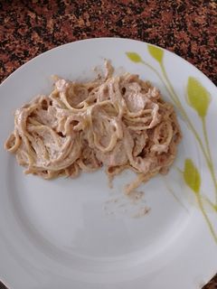 Una foto de Tallarines con Salsa de Dátiles
