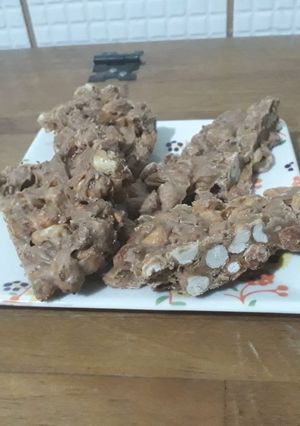 Foto de Torrão de amendoin cru