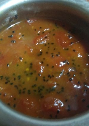 A picture of Tomato ki lungi.