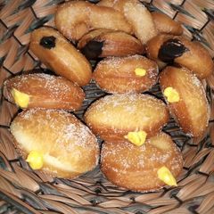 A picture of Bavarian Doughnuts.