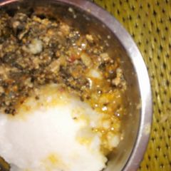 A picture of Tuwon shinkafa da miyan shuwaka.