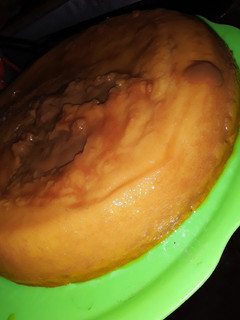 Una foto de Budín de pan con relleno de dulce de leche