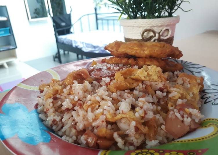 Resep: Untuk Mencoba Di RumahNasi Goreng Kornet Sosis