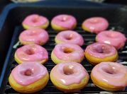Una foto de donas al horno