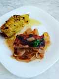 Costelinha assada com molho barbecue e batata dominó
