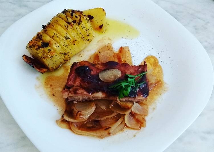 Costelinha assada com molho barbecue e batata dominó - Tudogosreceitas
