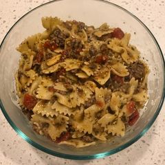 A picture of Beef Pesto Farfalle.