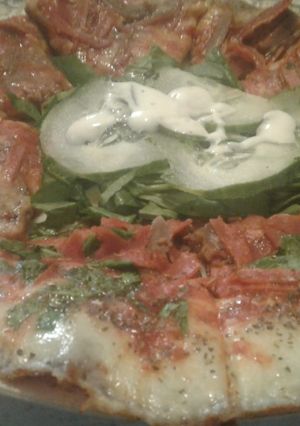 A picture of Low carb Keto skillet pizza.