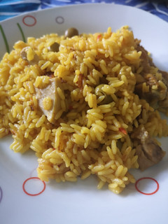Una foto de 🥘Arroz con pollo🍗