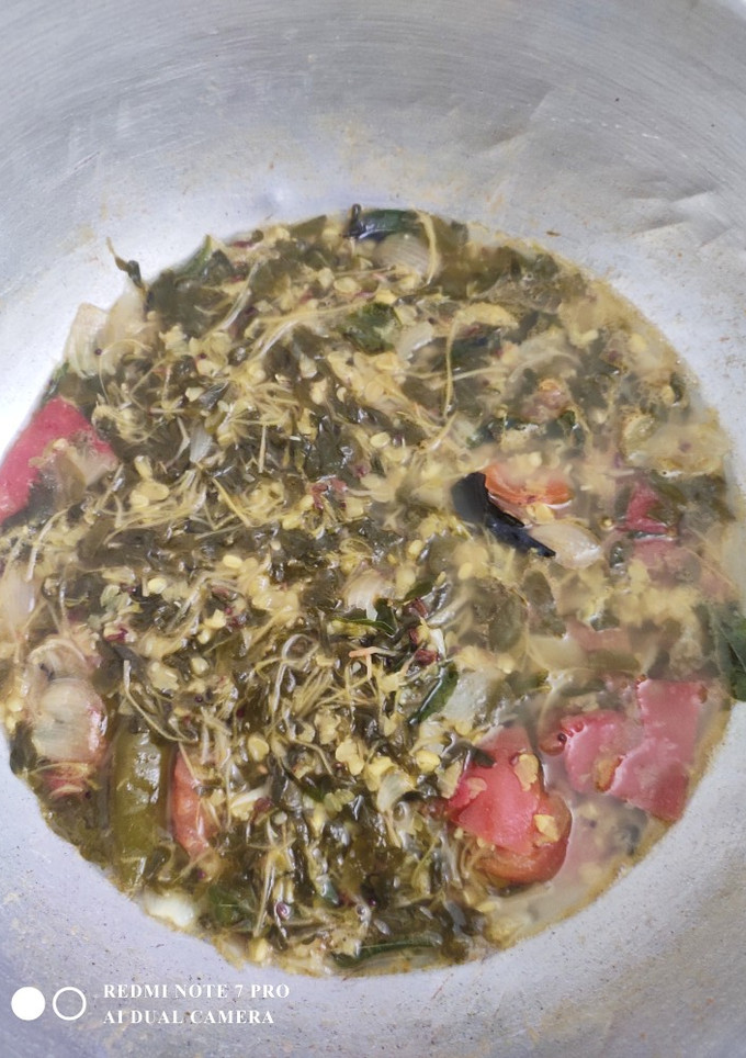 வெந்தயக் கீரை கூட்டு செய்முறை முக்கிய புகைப்படம்