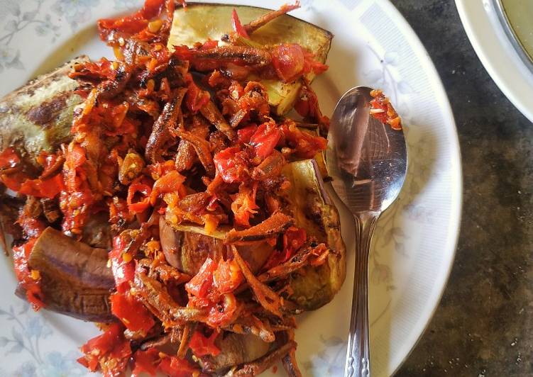 PATUT DICOBA! Cara Membuat Terong bakar sambal teri