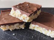 Una foto di torta kinder