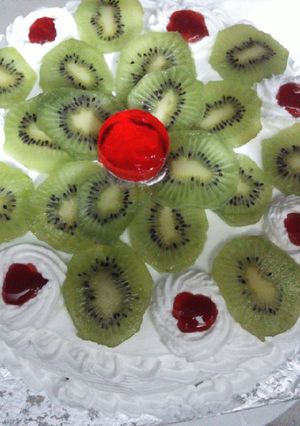 A picture of Kiwi Fruit cake.