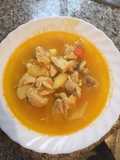 Guiso de patatas con pollo en blanco