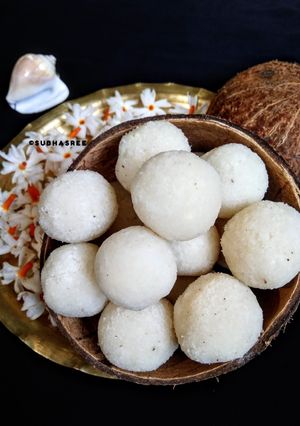 সাদা নারকেল নাড়ু (sada narkel naru recipe in Bengali) রেসিপির প্রধান ছবি