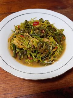 Foto resep Tumis Bunga Pepaya dan Pakis