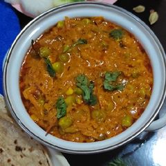 A picture of Kachi haldi ki sabzi.