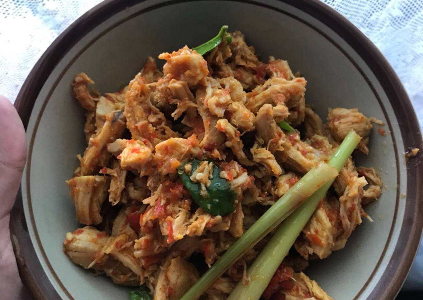 Ayam suwir balado