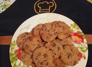 Una foto de Galletas de Avena con Vainilla, Nueces, Sésamo y Chispas de Chocolate