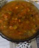 Солянка с курицей и колбасой